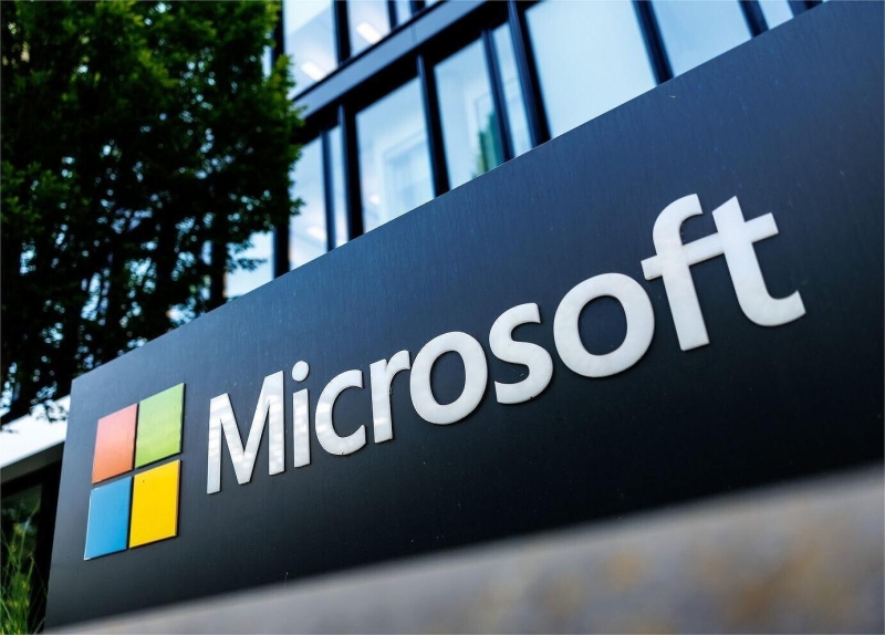 Ниже падать некуда. Microsoft начала приплачивать тем, кто заманит друзей в браузер Edge на Android и iPhone