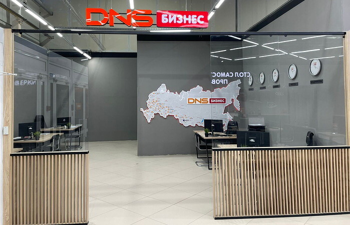 Основатель сети магазинов электроники DNS вложился в производство промышленных роботов