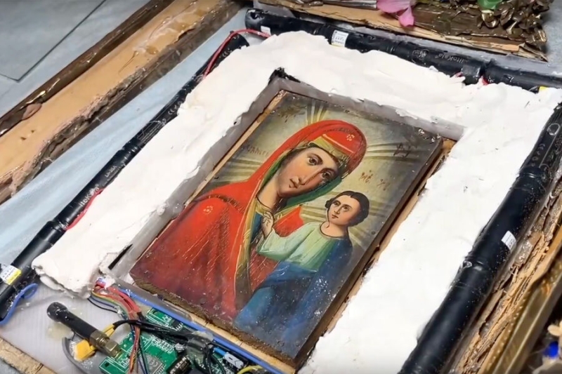 Появилось видео иконы с бомбой, предназначенной для диверсии в Крыму