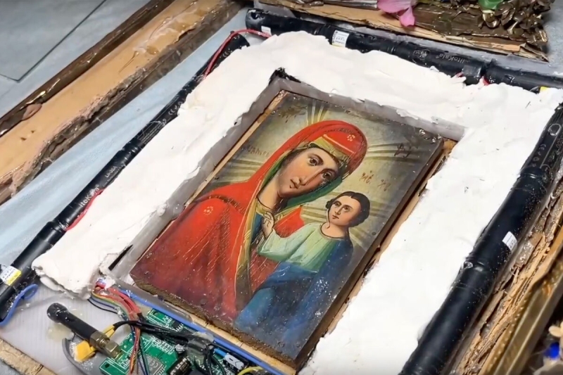 Появилось видео иконы с бомбой, предназначенной для диверсии в Крыму