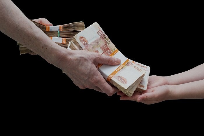 Половина операторов связи обманывает власти. Они не доплатили миллиарды на строительство оптоволоконных линий и улучшение связи