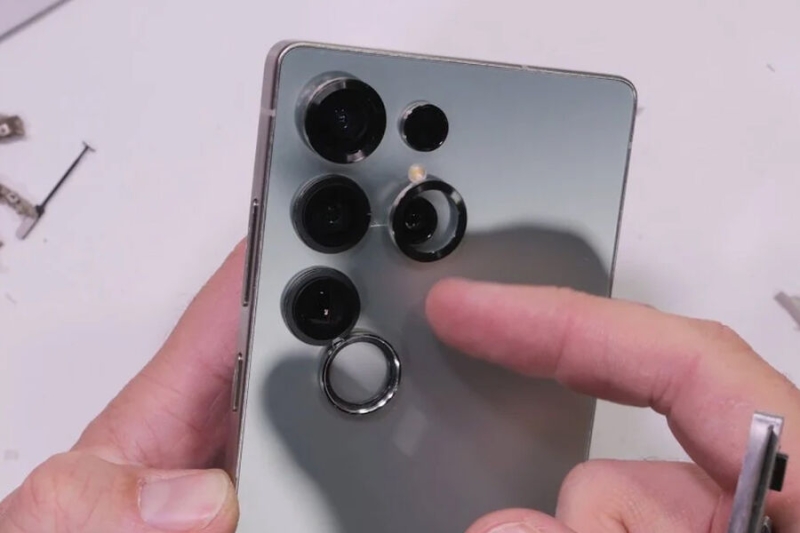 Пользователь флагманского смартфона Samsung пожаловался на его поломку