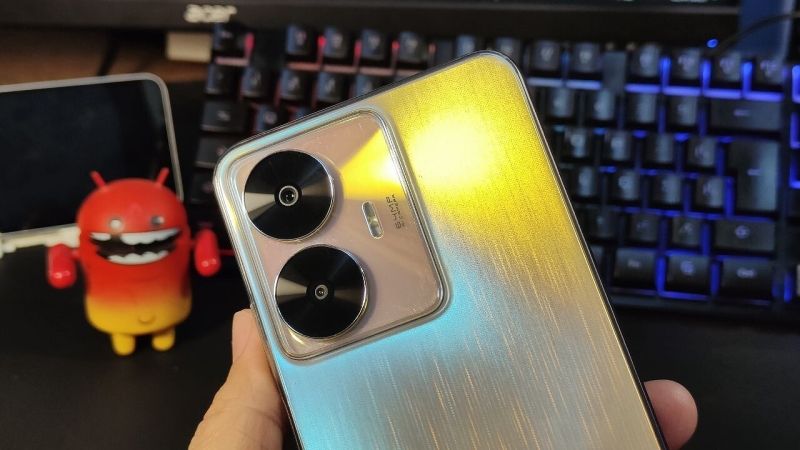 Популярные в России смартфоны на Android взламывают за 45 секунд из-за «дыры» в процессоре. Их даже не нужно включать