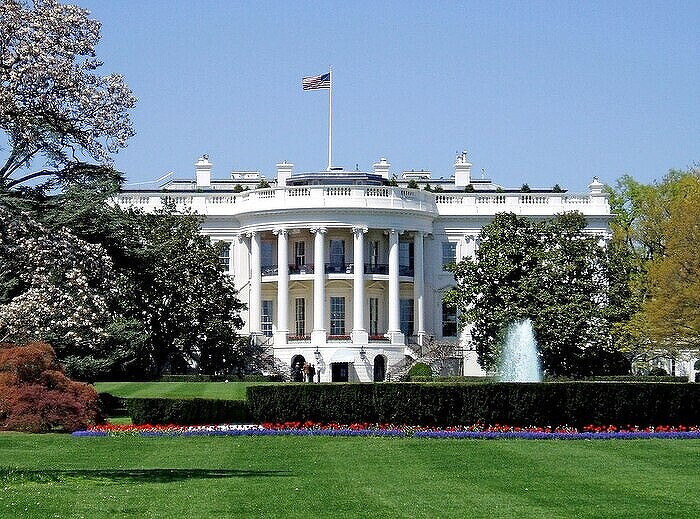 После прихода Трампа к власти электроника в США может подорожать на 25%, ноутбуки на 68%
