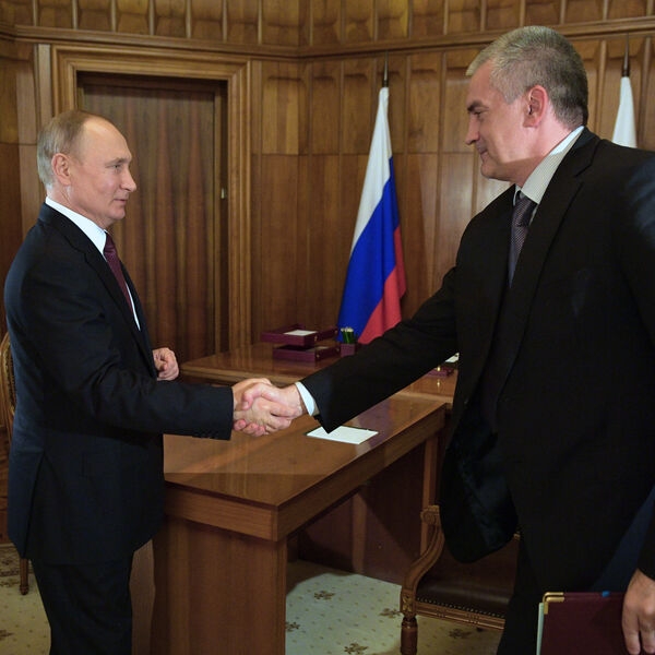 Путин и глава Крыма Аксенов провели телефонный разговор
