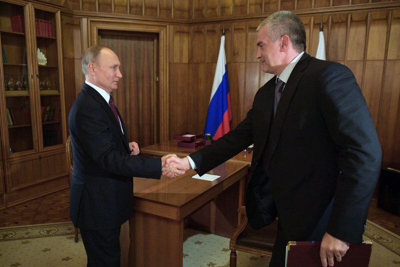 Путин и глава Крыма Аксенов провели телефонный разговор