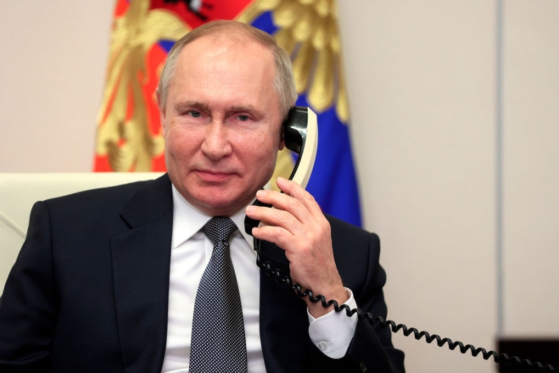 Путин поздравил военных с освобождением Курской области