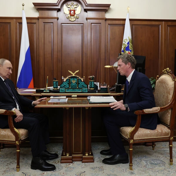 Путин провел встречу с главой ФНС Егоровым
