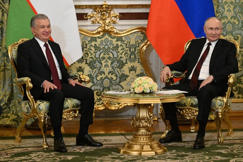 Путин встретился с президентом Узбекистана