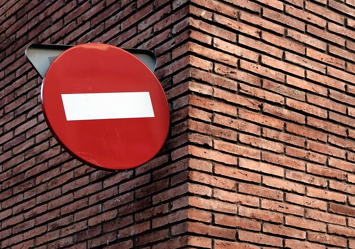 Работники «Плеер.ру» уволились одним днем. Магазины закрыты, купить ничего нельзя, технику в ремонт не сдать