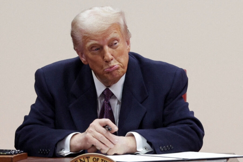 Распоряжение Трампа об ограничении выдачи гражданства оспорили свыше 20 штатов