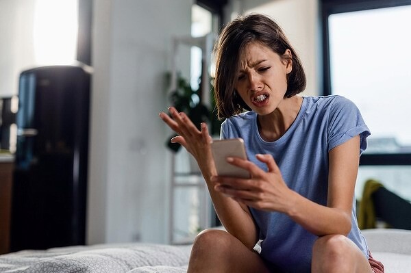 Россиян достали высокие тарифы на связь. Началась массовая смена сотовых операторов – уходят со своим номером