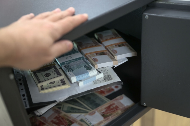 Россиянин вложил миллионы в фальшивую биржу и остался без денег и машины