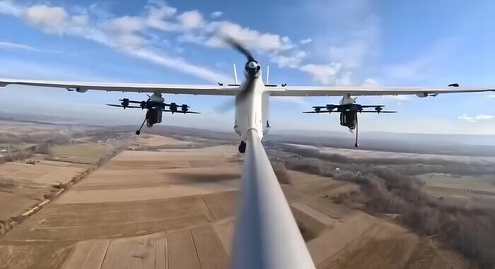 Российские военные испытывают БПЛА-матку для сброса FPV-дронов
