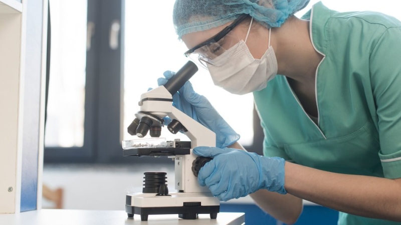 Врая, медсестра, микроскоп, анализ