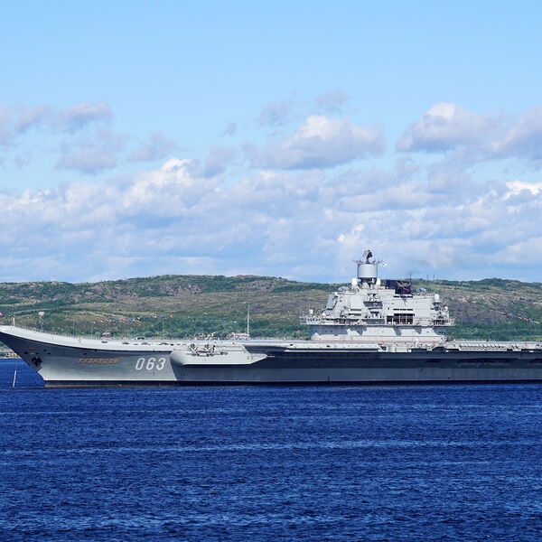 Стало известно о планах разобрать на металл единственный российский авианосец