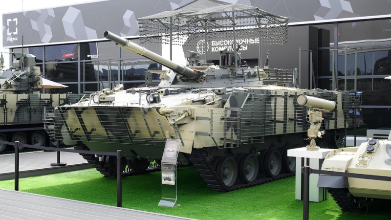 Стреляет на плаву: Россия представила новую версию БМП-3