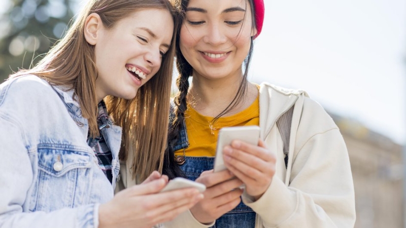 Девушки-подростки