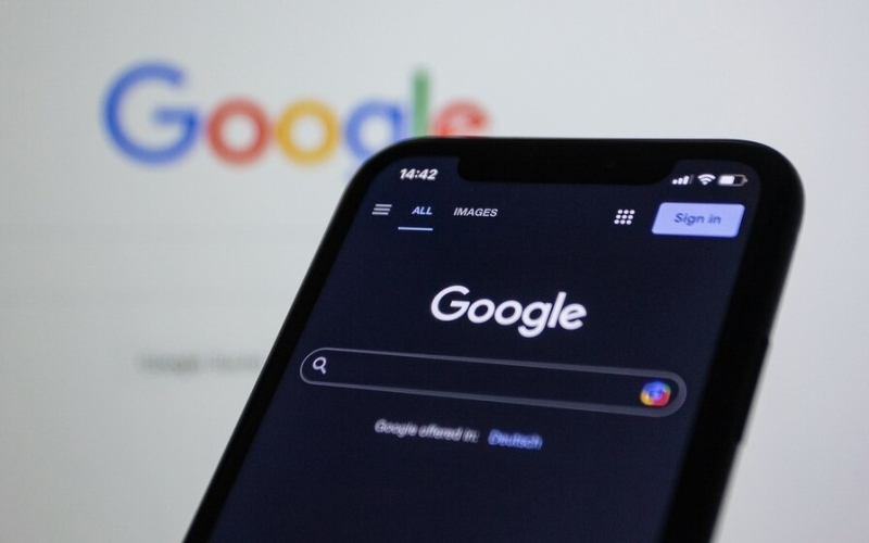 В Google работает так много лишних людей, что она будет платить премии за добровольные увольнения