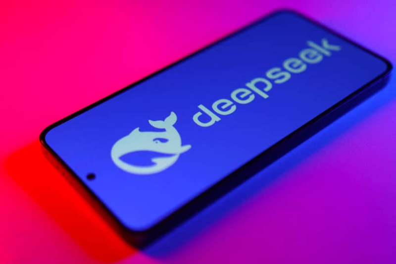 В приложении «Шедеврум» дадут протестировать генератор картинок от DeepSeek