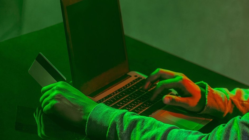 В России будут штрафовать мошенников за использование ИИ