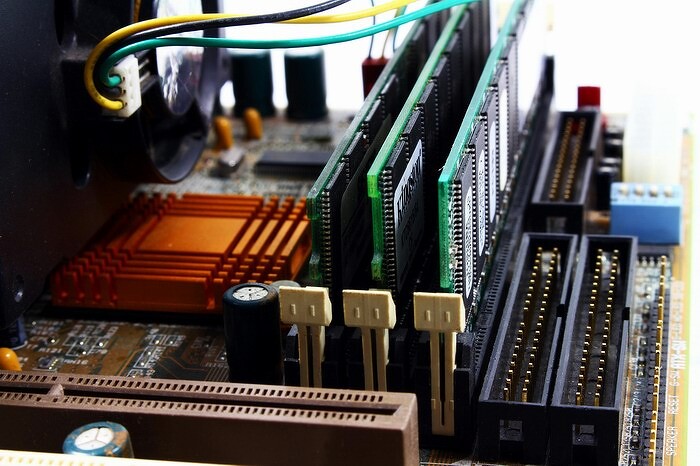 В России запатентована первая отечественная микросхема памяти DDR5, ничем не уступающая западным аналогам