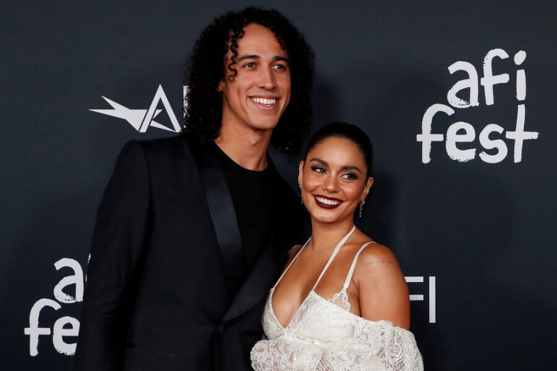 Ванесса Хадженс объявила о второй беременности