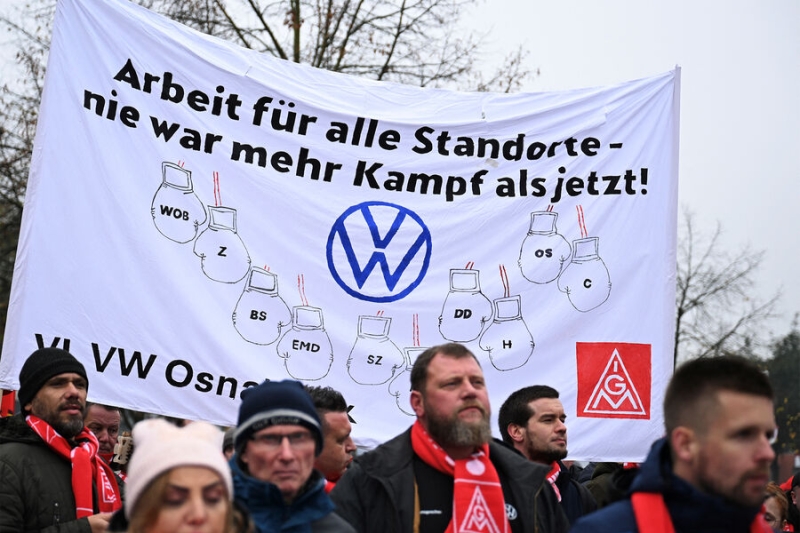 В Германии 70 тысяч немцев вышли на протест против закрытия Volkswagen