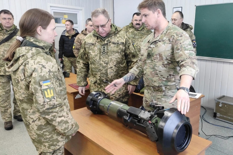 В Госдуме прокомментировали планы Британии отправить на Украину военных инструкторов