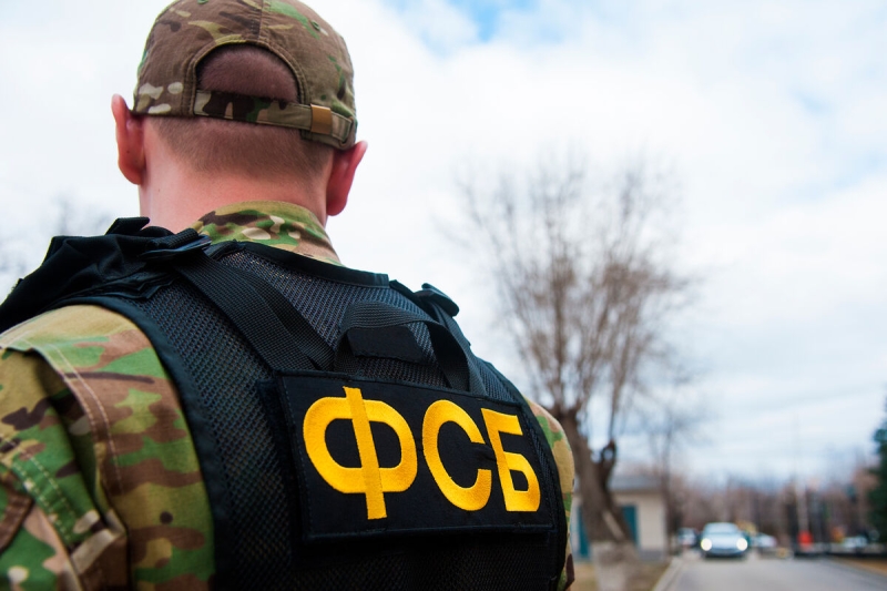 В Крыму ликвидировали сеть связи мошенников, вымогавших деньги у россиян