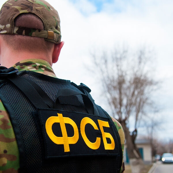 В Крыму ликвидировали сеть связи мошенников, вымогавших деньги у россиян