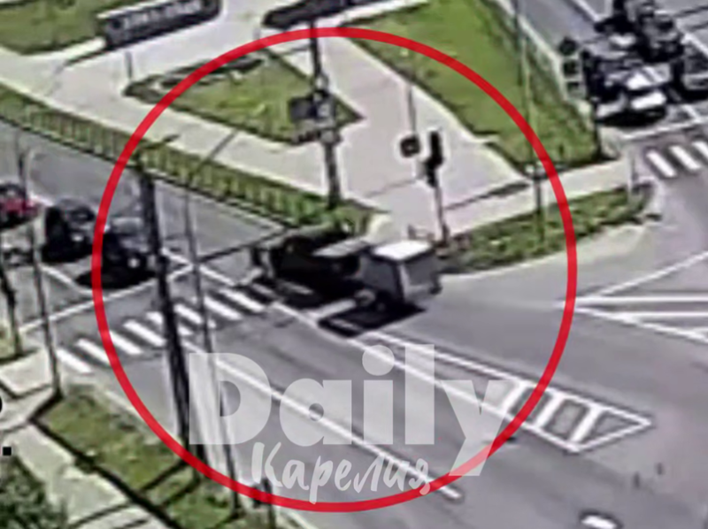 В Петрозаводске пикап влетел в толпу пешеходов, и это попало на видео