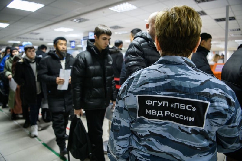 В Совфеде хотят обратиться в кабмин по поводу изучения мигрантами русского