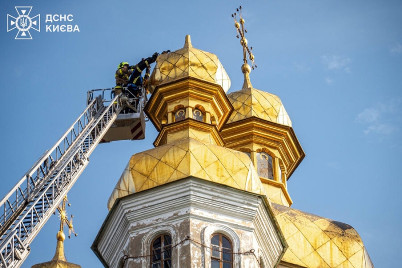 В УПЦ заявили, что мощи святых пока не планируют выносить из Киево-Печерской лавры