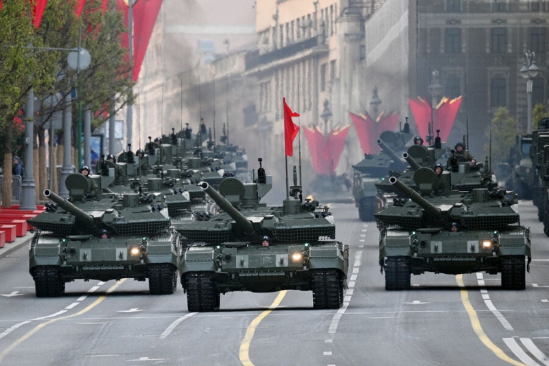 Военную технику привезли в центр Москвы для участия в Параде Победы
