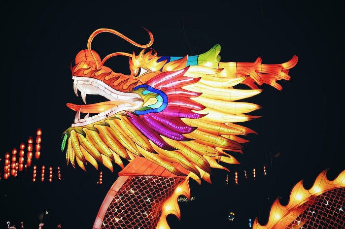 Вопреки санкциям США сверхуспешный китайский чипмейкер построит два новых завода и удвоит производство