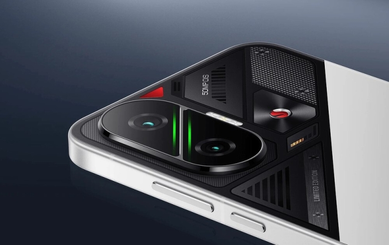 Xiaomi выпустила недорогой бронированный смартфон с огромным аккумулятором. Видео