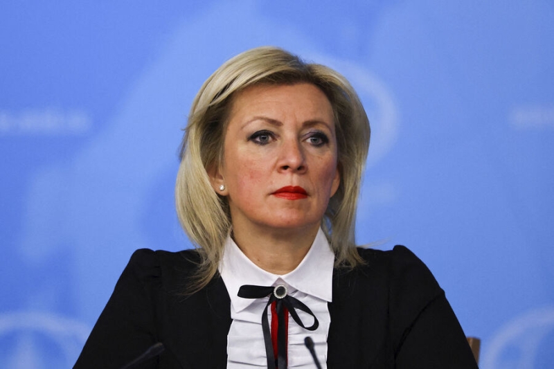 Захарова высмеяла обращение Макрона к нации